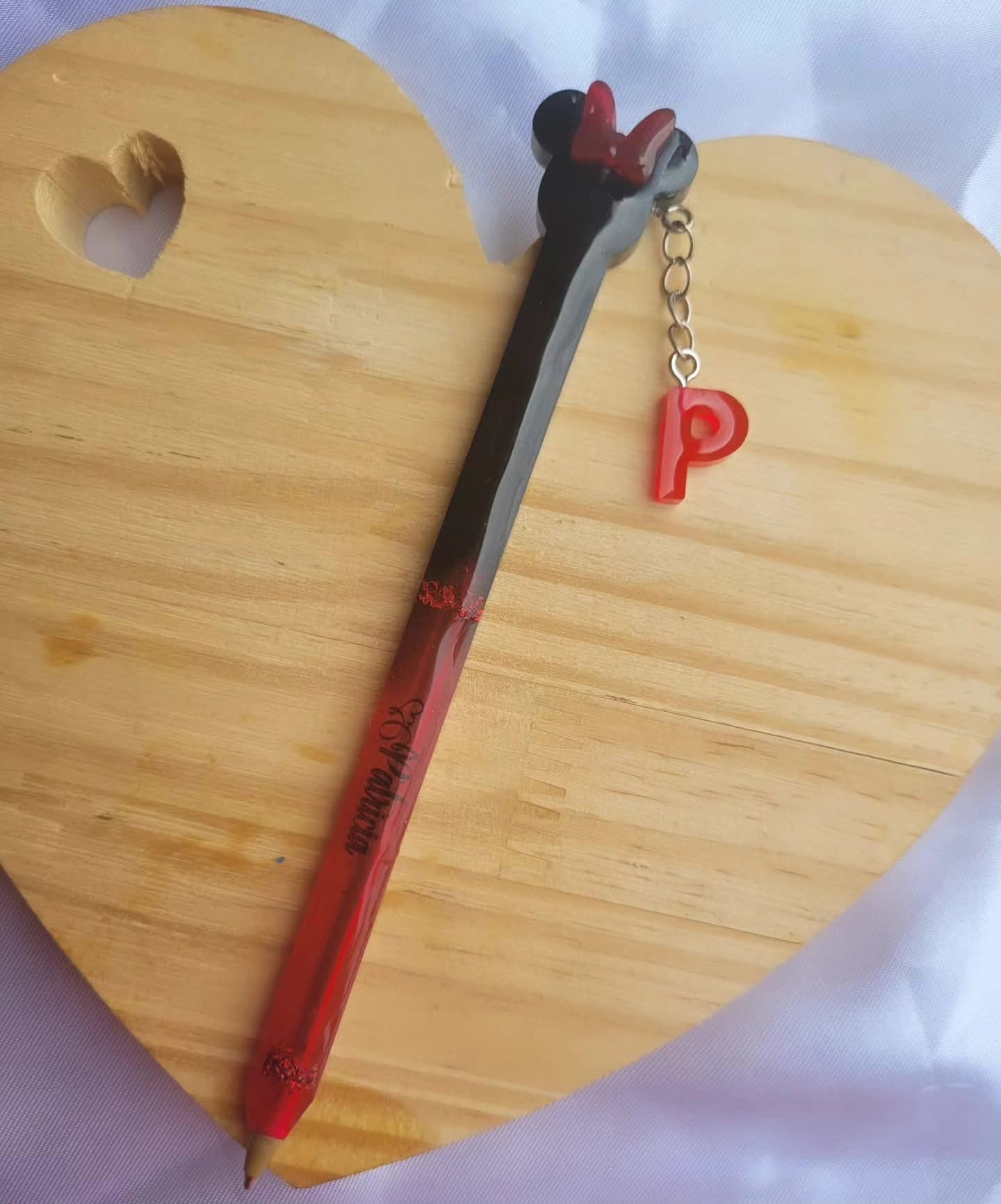 Caneta personalizada com acabamento em resina